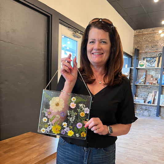 Make & Sip With Mom: Epoxy Florals