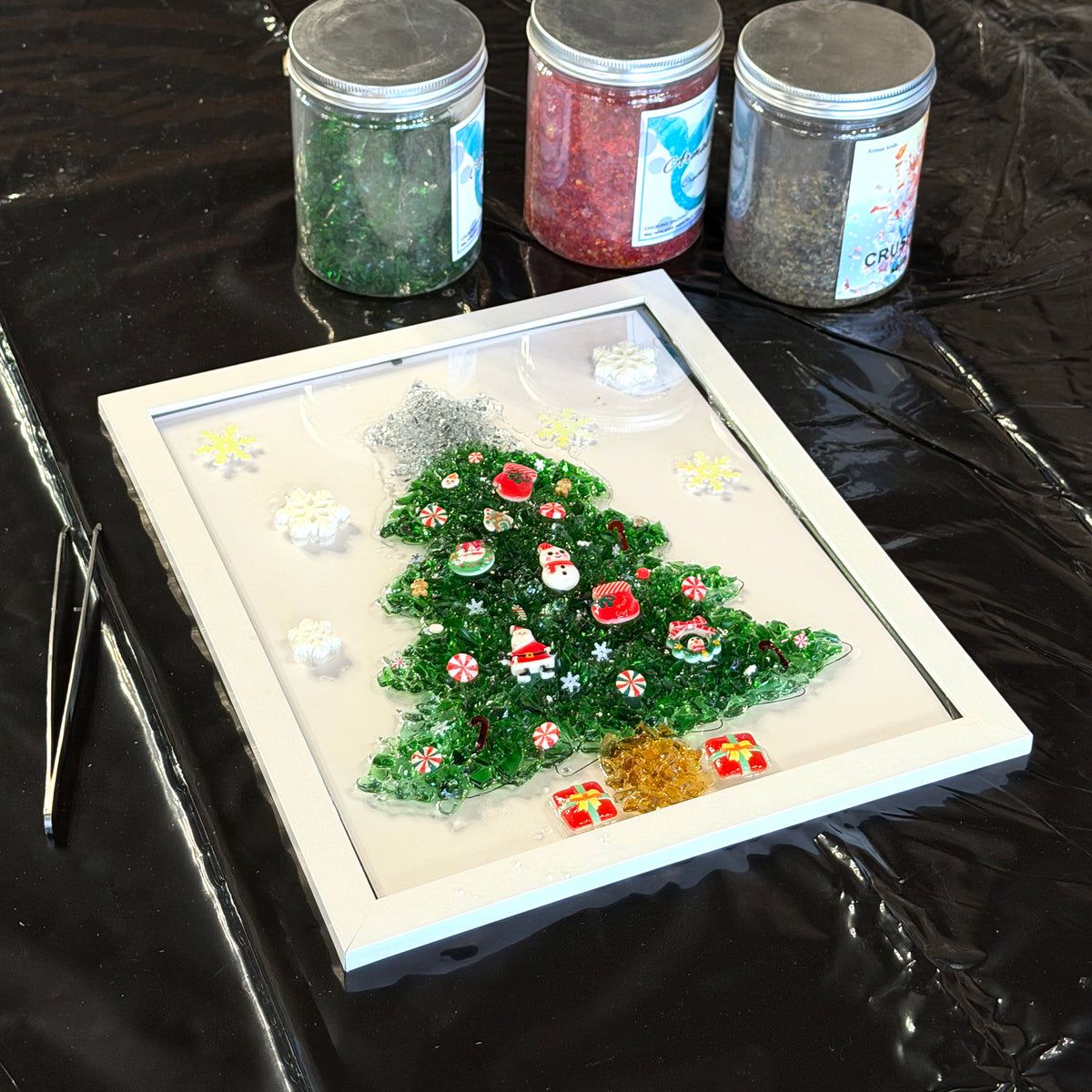Christmas Tree Crushed Glass Suncatcher Workshop