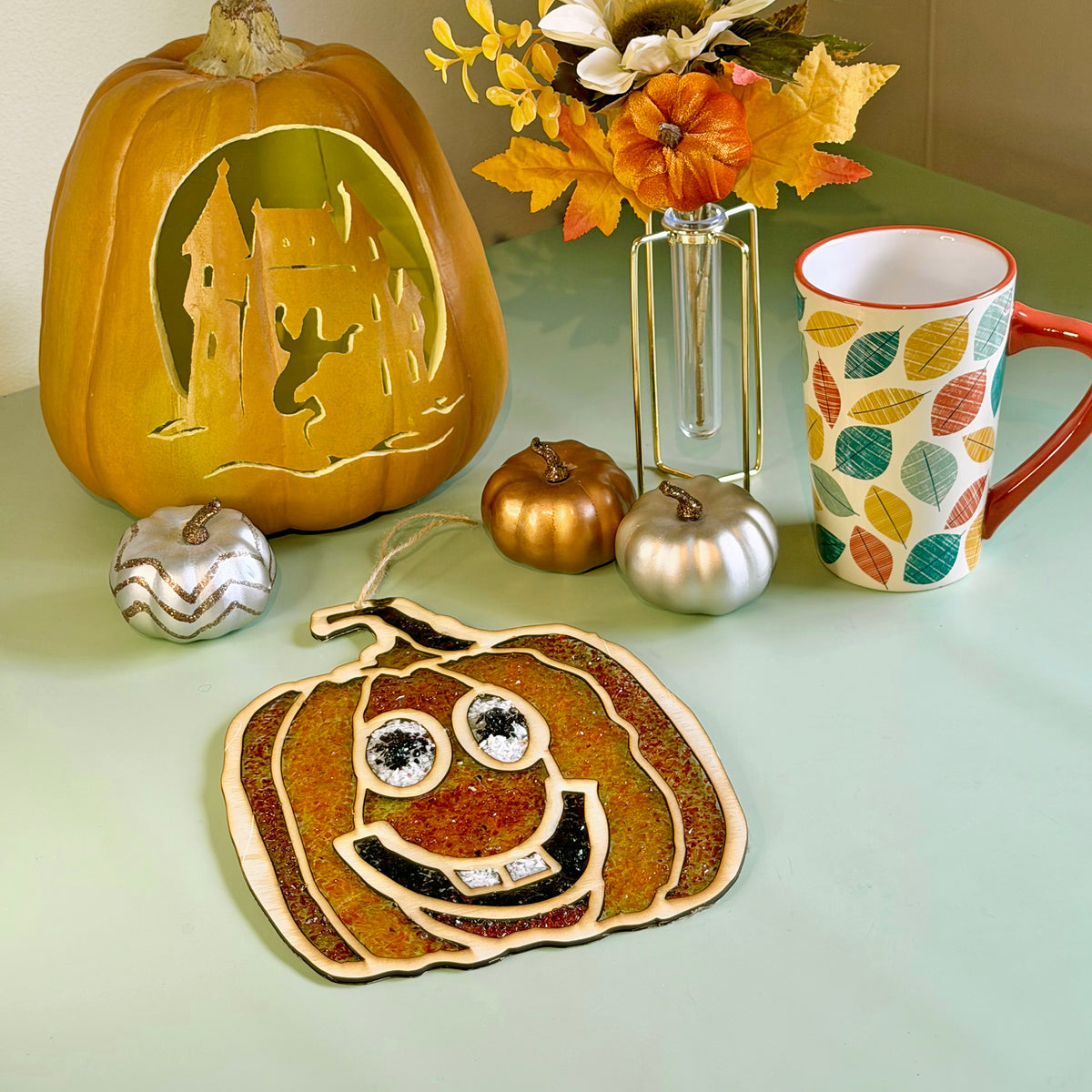 Jack-o'-Lantern Crushed Glass Suncatcher Kit